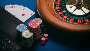 European roulette wheel and betting cloth at Yggdrasil